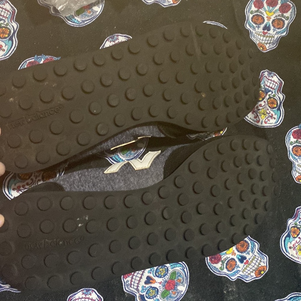 New Balance - Picture 3 of 3